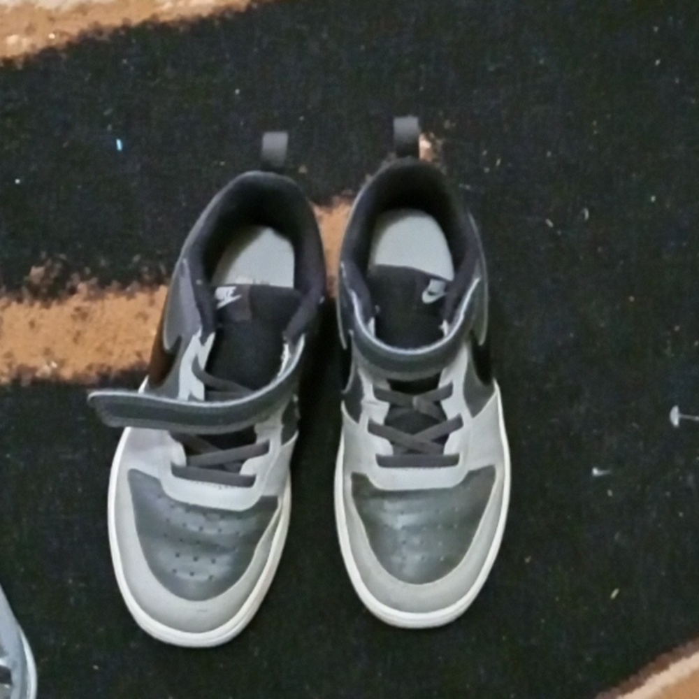 Nike boys size 2
